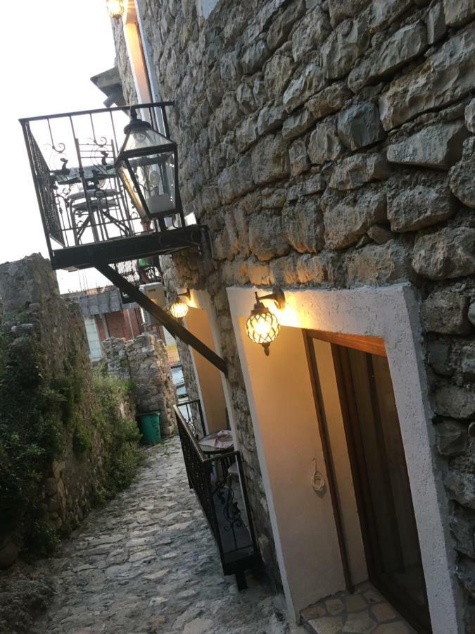 Guest House Alea Ulcinj Exterior photo